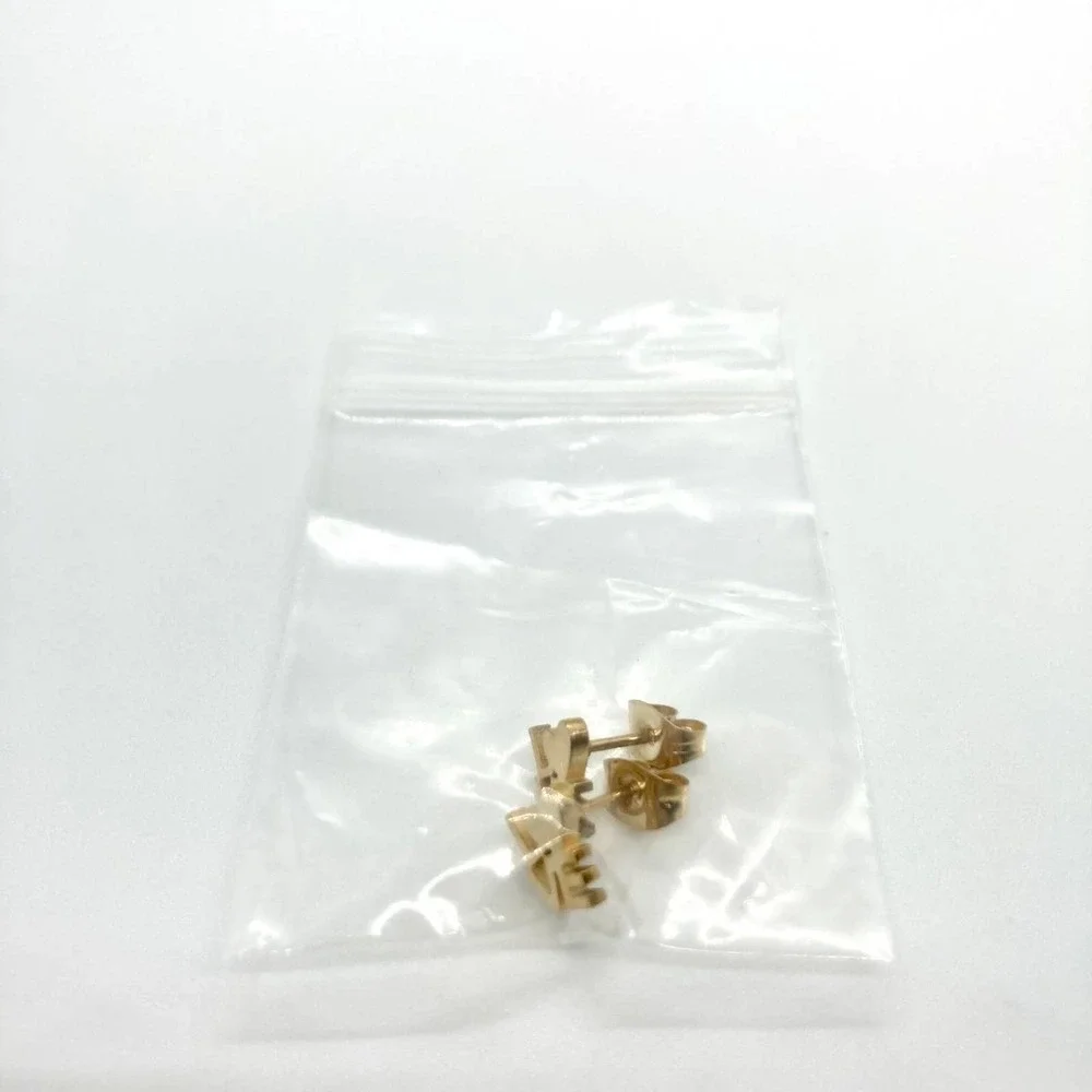 Deja Vu Kreations pair golden